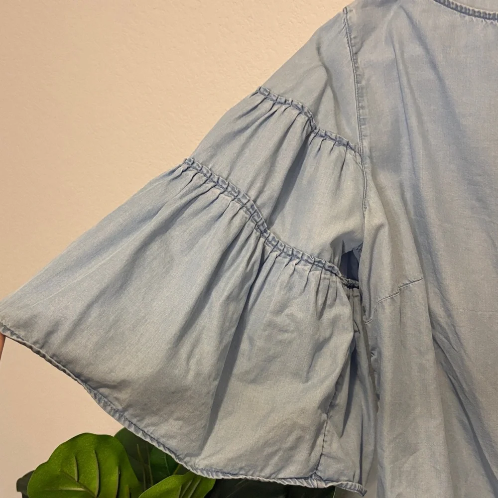 Light Blue chambray Women's Blouse with flowy bell sleeves J. Jill Medium - Picture 4 of 6